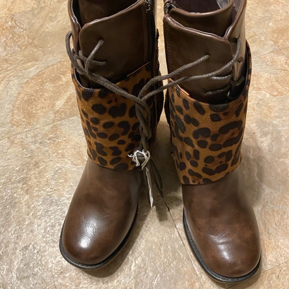 Brand new boots - Picture 3 of 7